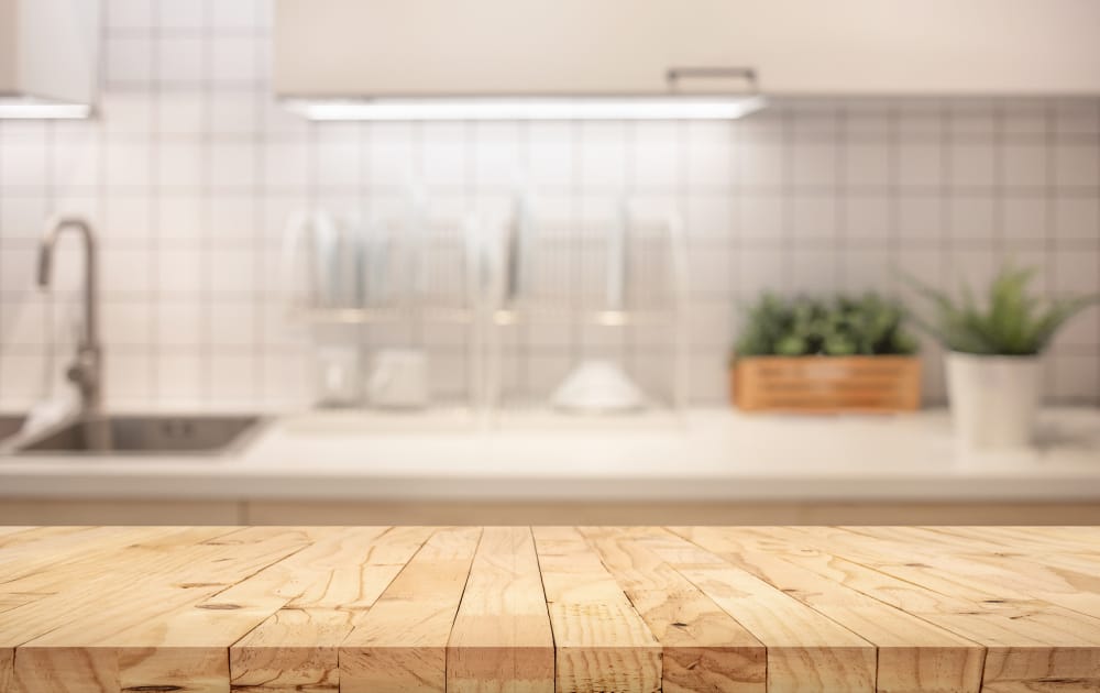 lumière blanche neutre dans la cuisine